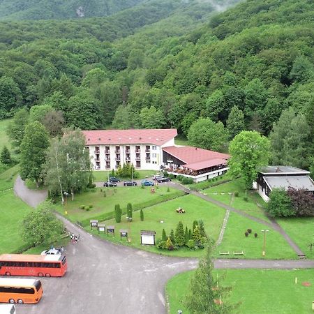 Hotel Mladost Тьентиште Экстерьер фото
