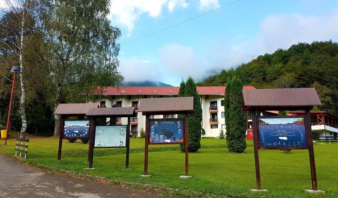 Hotel Mladost Тьентиште Экстерьер фото