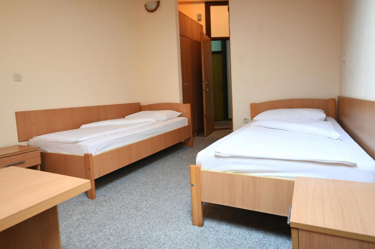 Hotel Mladost Тьентиште Экстерьер фото