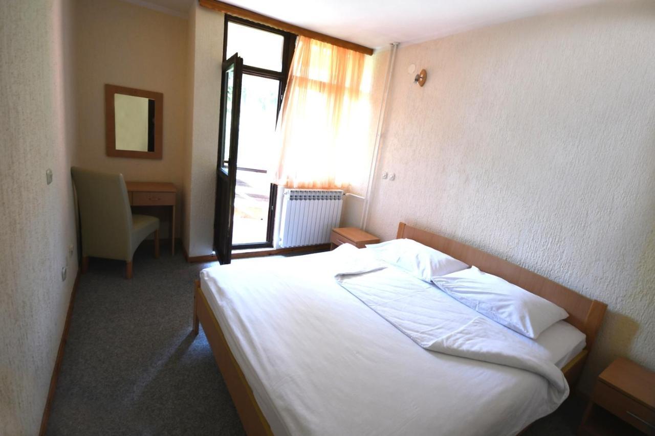 Hotel Mladost Тьентиште Экстерьер фото