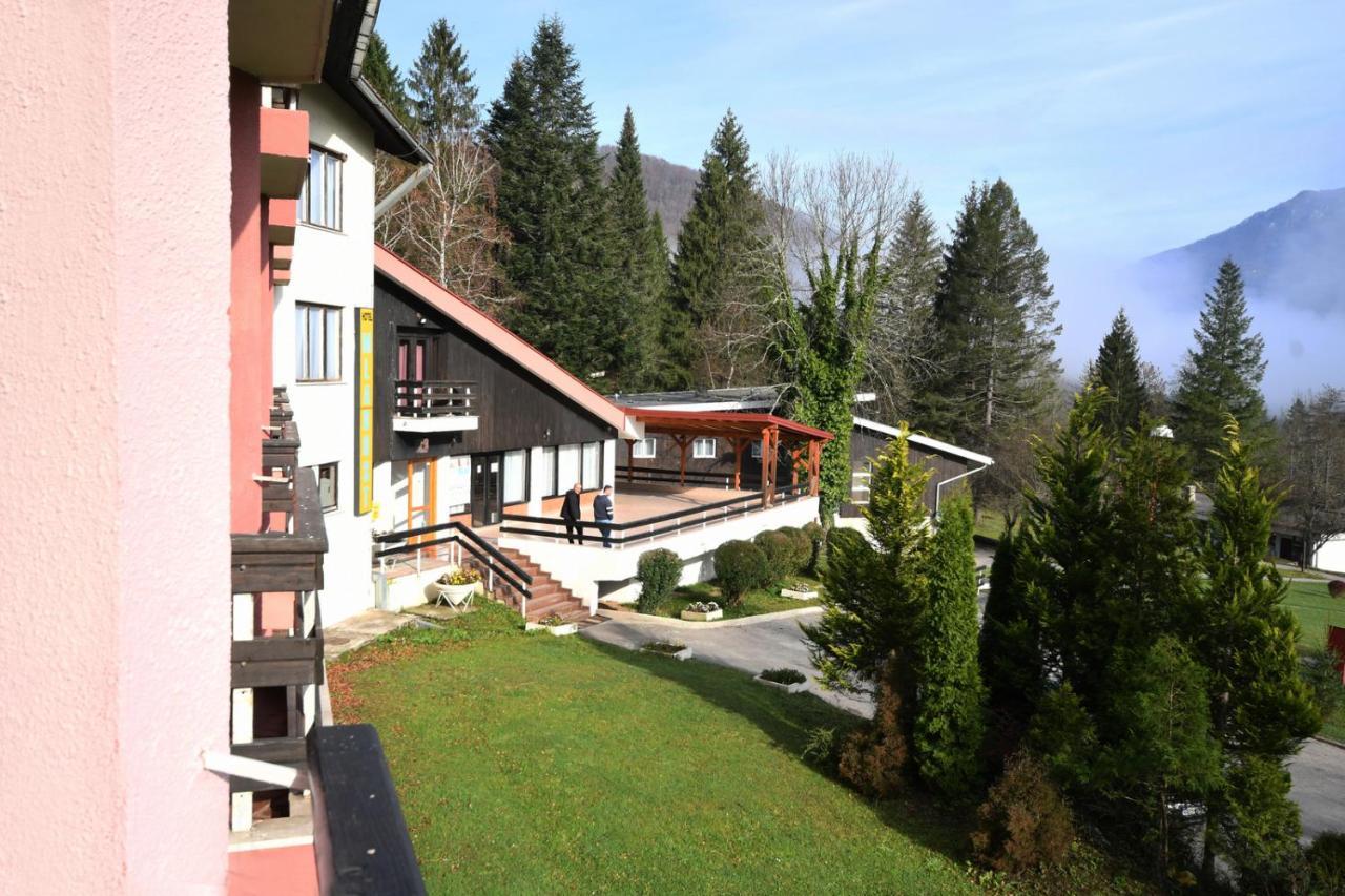 Hotel Mladost Тьентиште Экстерьер фото