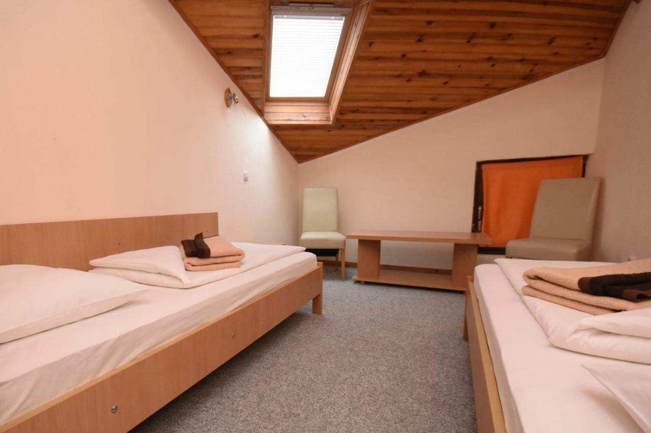 Hotel Mladost Тьентиште Экстерьер фото