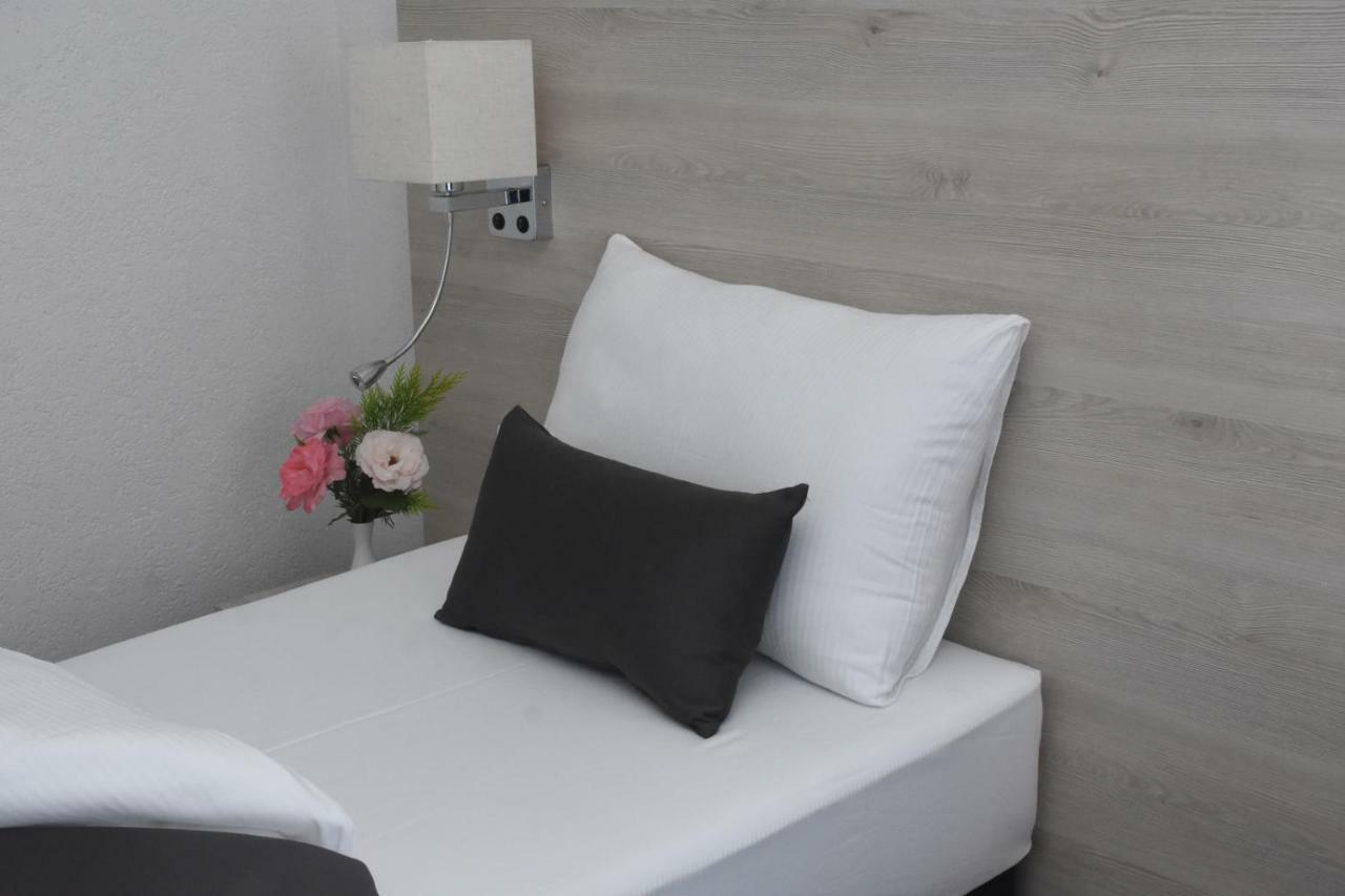 Hotel Mladost Тьентиште Экстерьер фото
