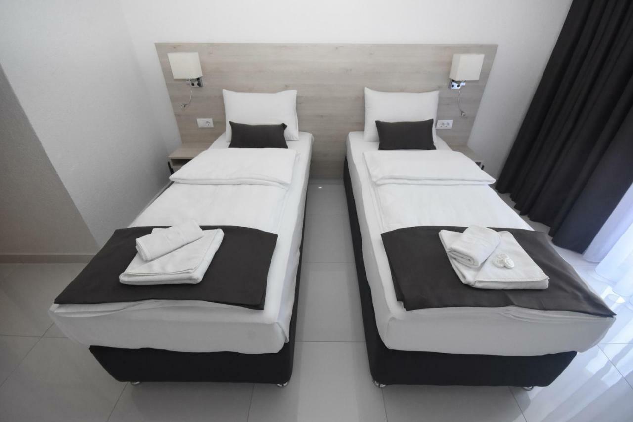 Hotel Mladost Тьентиште Экстерьер фото