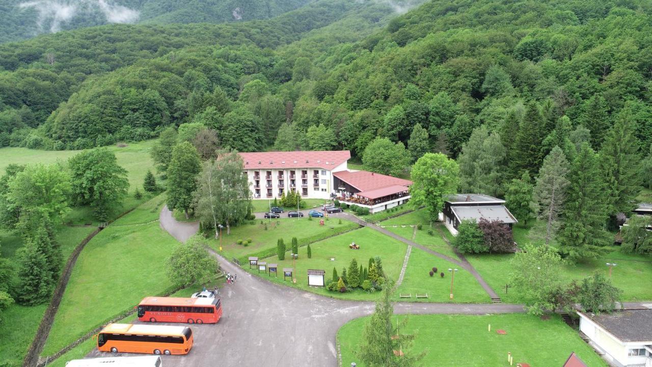 Hotel Mladost Тьентиште Экстерьер фото